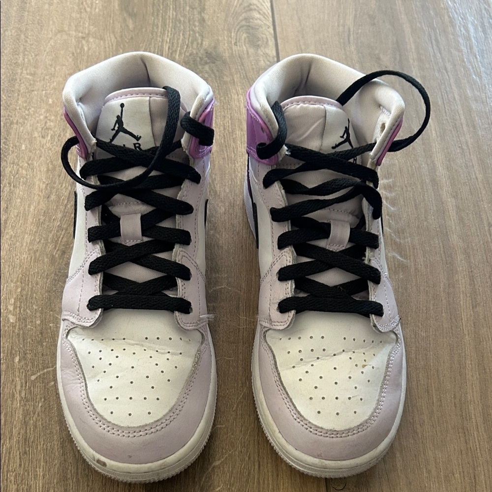 Air Jordan 1 Mid, Size 5Y